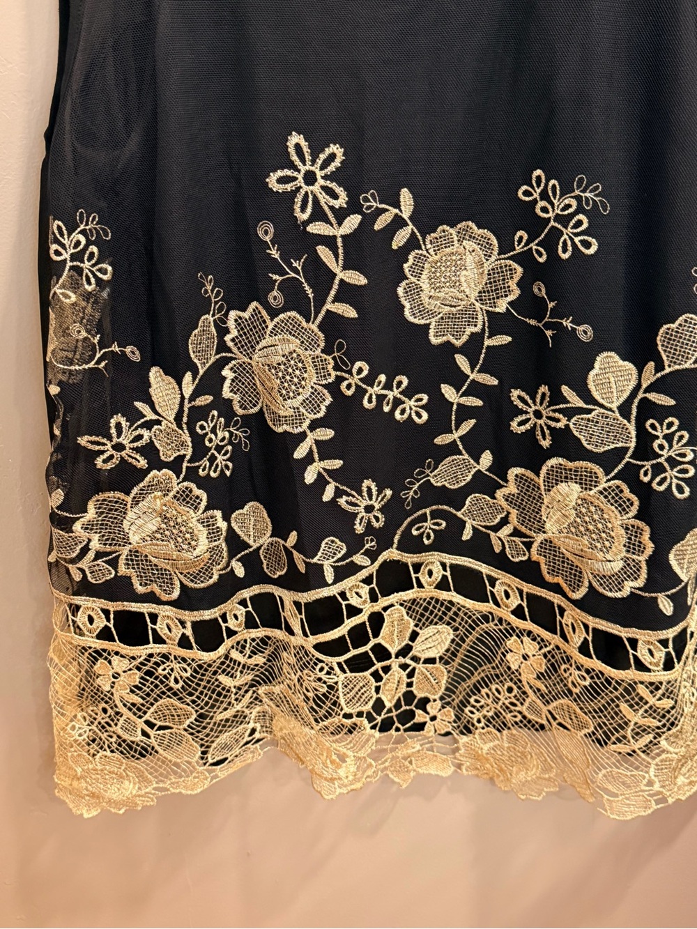Roz & Ali Black Tank with Gold Floral Lace #714 - Picture 3 of 15